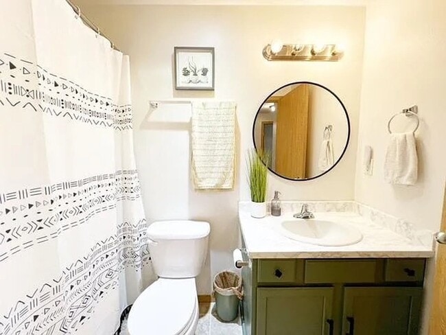 Building Photo - Spacious 3-Bed, 2-Bath Home with Garage – ...