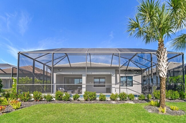 Building Photo - Luxury Home in Greyhawk Community – Naples, FL