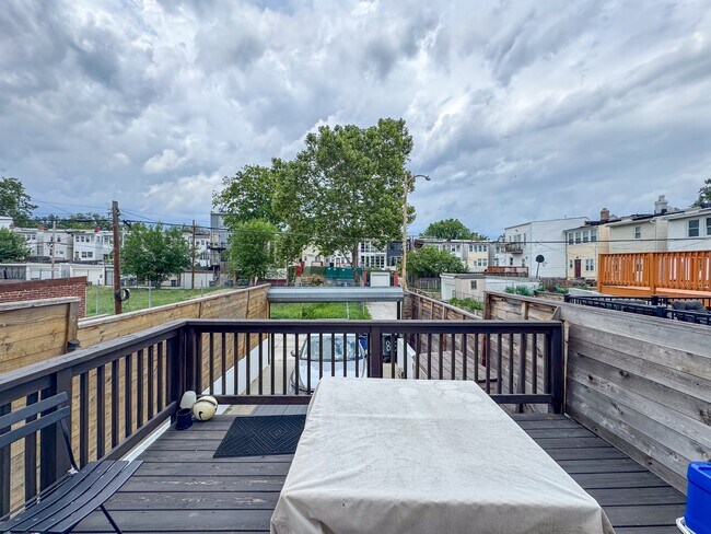 Building Photo - 815 Longfellow St NW