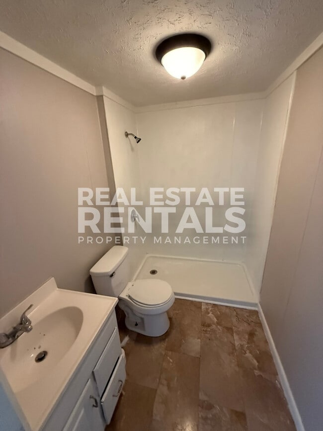 Building Photo - 205 4th St SW