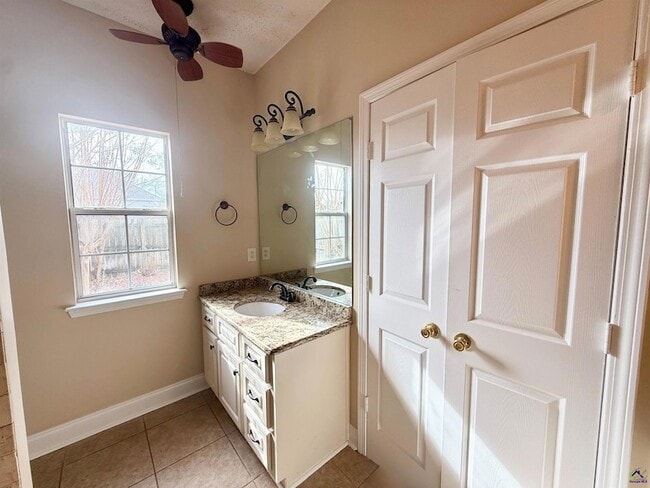 Building Photo - 200 Vining Way