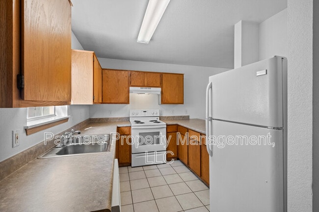 Building Photo - 888 S Curtis Ave