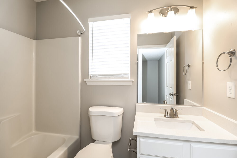 Building Photo - 137 Lantana Dr