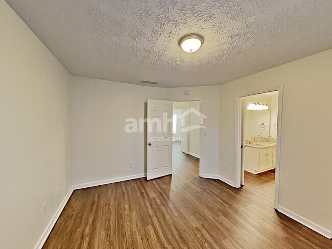 Building Photo - 1720 Mission Park Ct