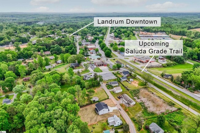 Building Photo - 610 N Shamrock Ave