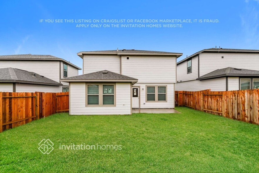 Building Photo - 5608 Poinsettia Pl