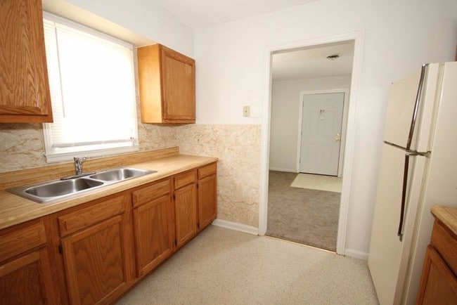 Building Photo - 324 W Home St