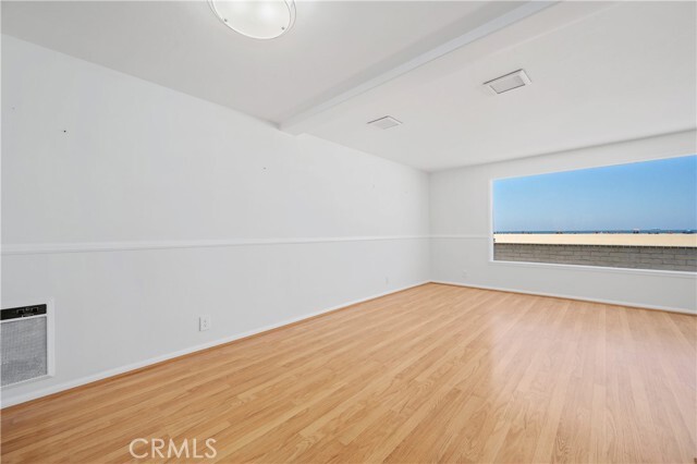 Building Photo - 1708 W Oceanfront