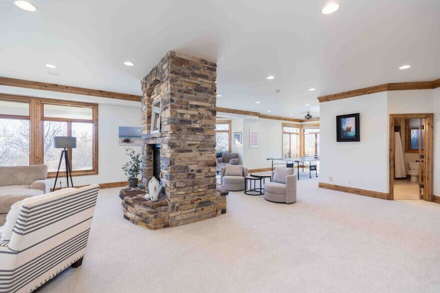 Building Photo - 1859 Bella Vista Dr