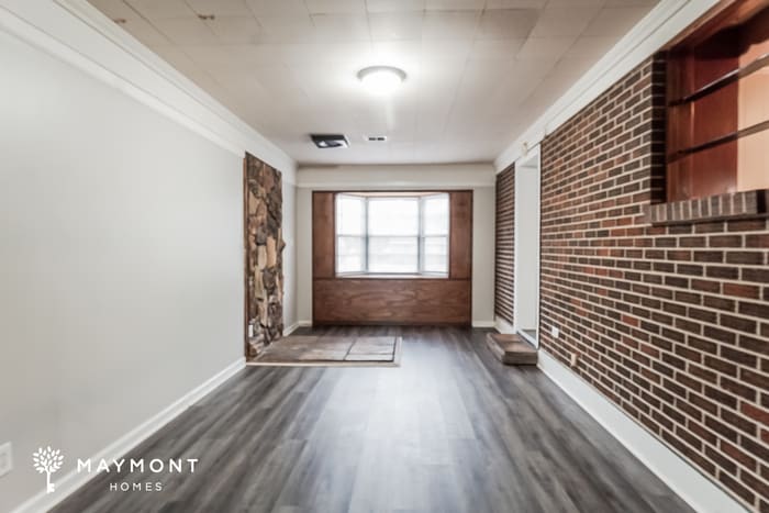 Building Photo - 605 Woodvale Rd