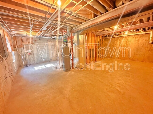 Building Photo - 2144 Yale Cir