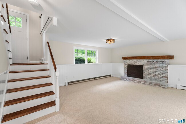 Building Photo - 831 Nut Plains Rd