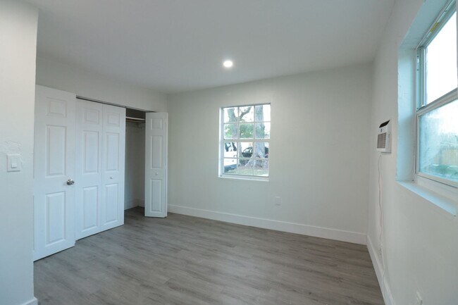 Building Photo - 1768 NW 112th Terrace
