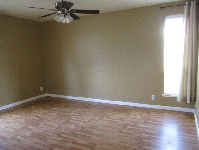 Building Photo - 8155 Westwood Dr