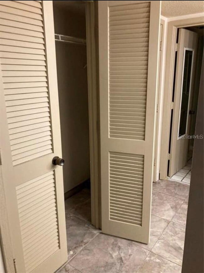 Building Photo - 3317 Camelot Dr