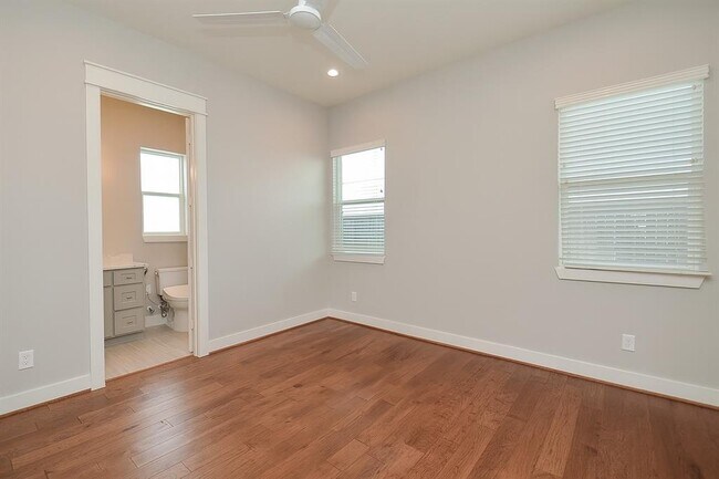 Building Photo - 18526 Bridgeway Ln