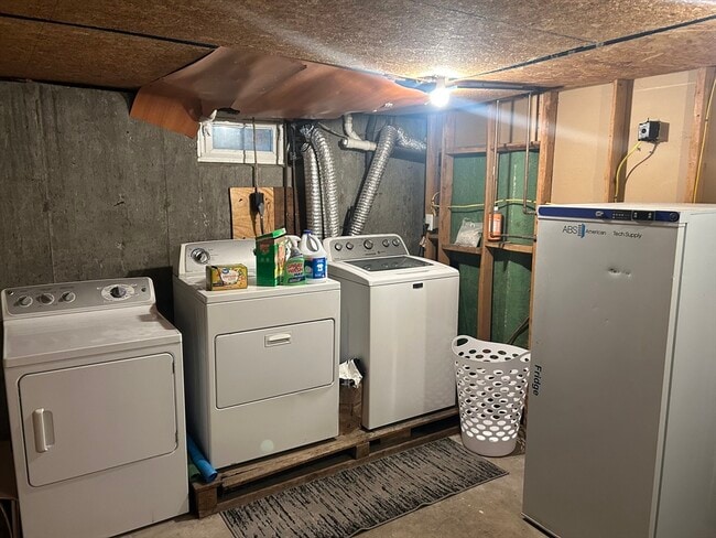 Building Photo - 4 Meadowview Ln