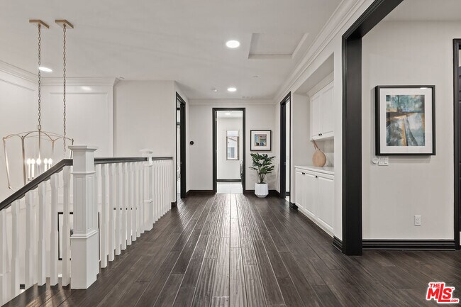 Building Photo - 55 suede