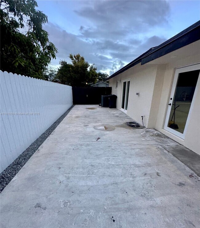 Building Photo - 20848 SW 118th Ave
