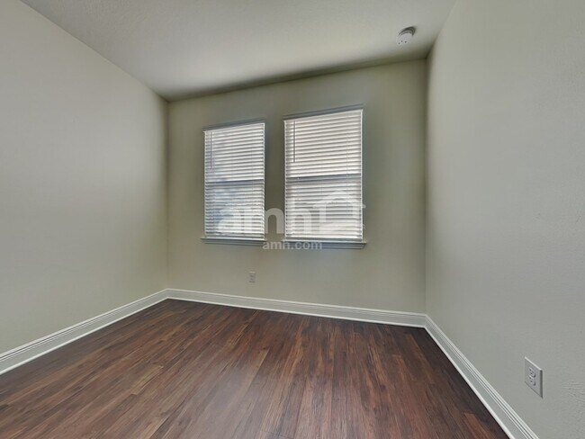 Building Photo - 6192 Emerald Hills Way