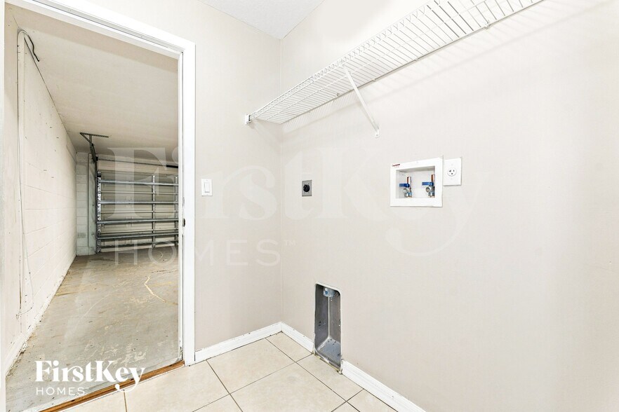 Building Photo - 4414 SW Cacao St