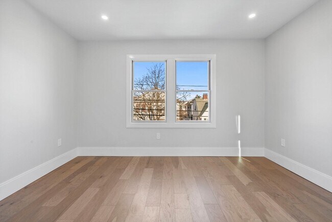 Building Photo - 39 Bonner Ave