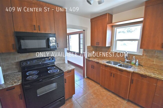 Building Photo - Beautiful 2 Bed Midvale Upstairs Unit! No ...