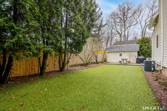 Building Photo - 375 West Ave