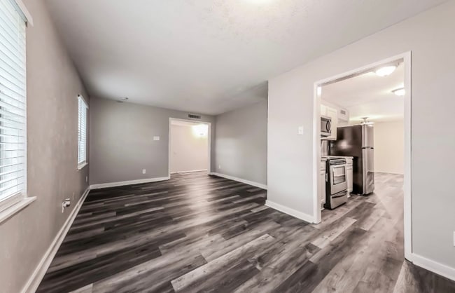 Building Photo - 2709 Clover Valley Dr