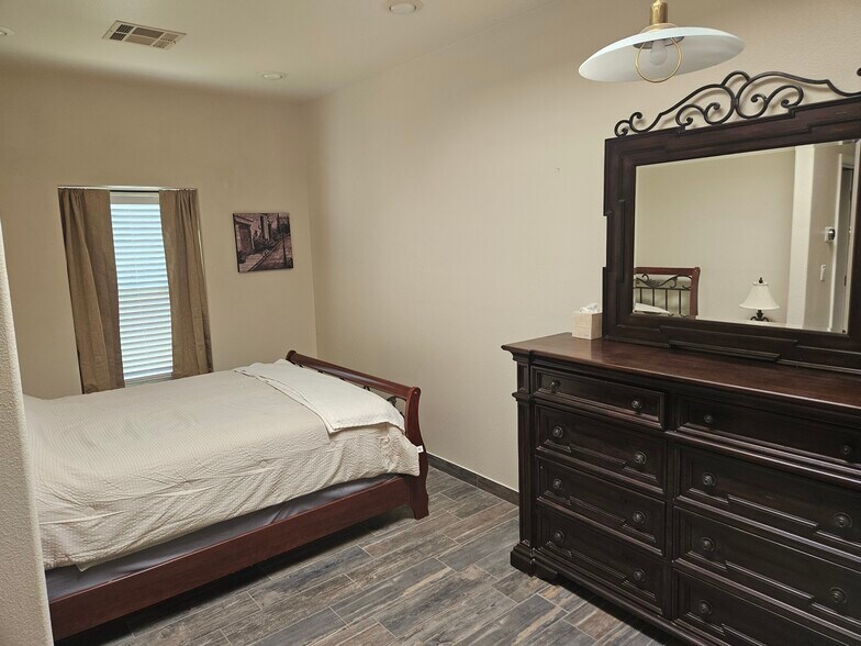 Building Photo - 2712 Lookout Ridge Dr
