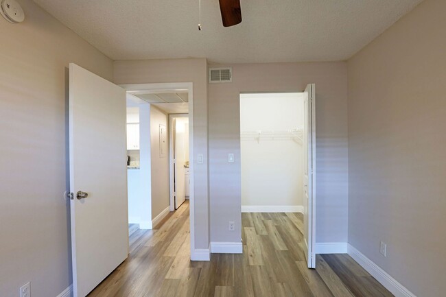 Building Photo - Mystic Gardens 5329-2915