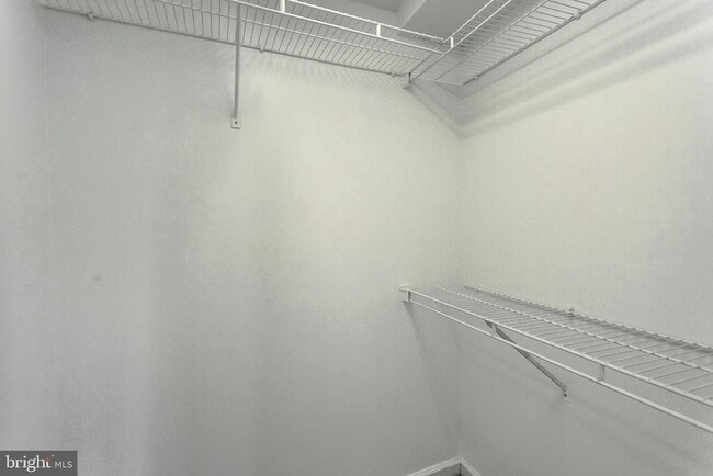 Building Photo - 1458 Riverside Ave