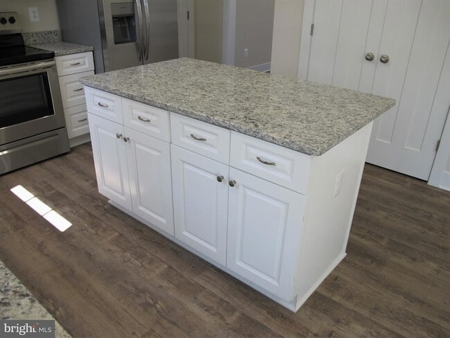 Building Photo - 43 Lee St