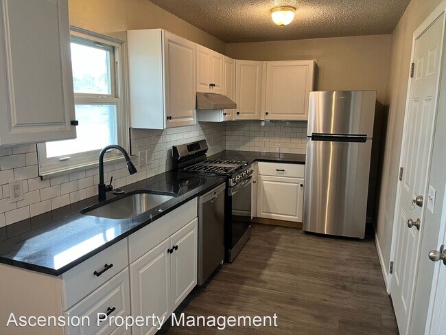 Building Photo - 3 br, 1.5 bath House - 1910 E 61st Pl N