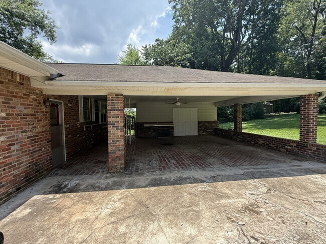 Building Photo - 7620 Charlotte Dr SW