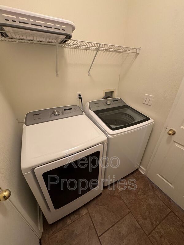 Building Photo - 80746 Diamondback Trail