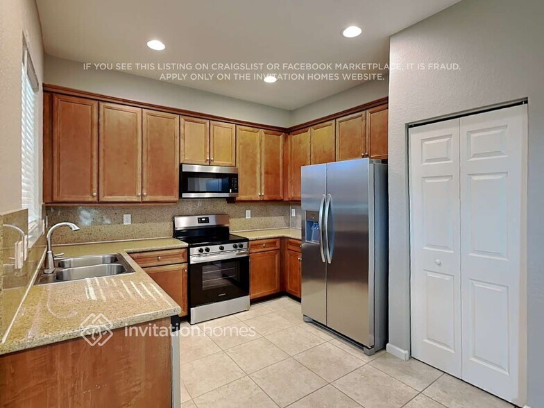 Building Photo - 10406 Pearwood Pl