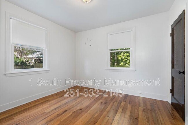 Building Photo - 5259 Border Dr S