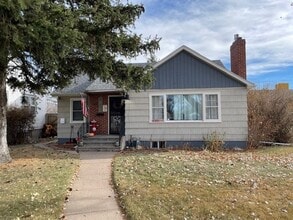 Building Photo - 4001 Frontier Park Ave