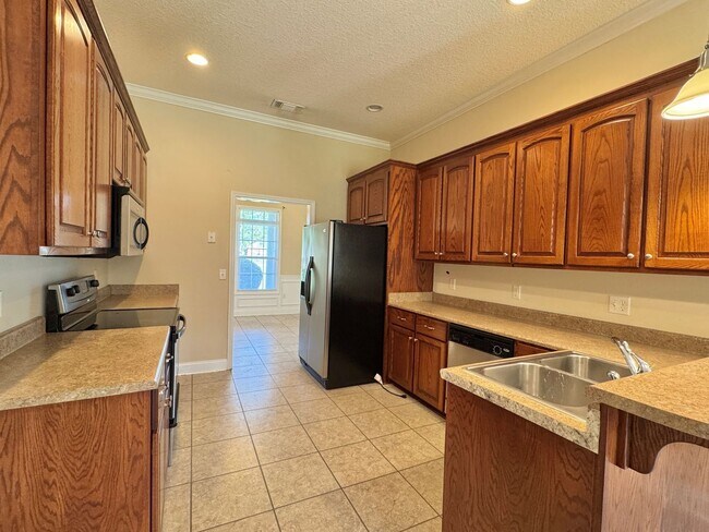 Building Photo - COMING LATE FEBRUARY 2026! (Pet Friendly)