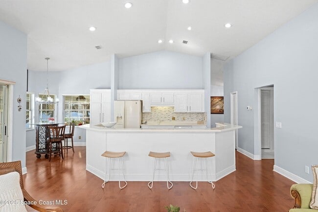 Building Photo - 662 Rossmoor Cir