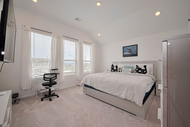 Building Photo - 5435 Holly Hvn Ct