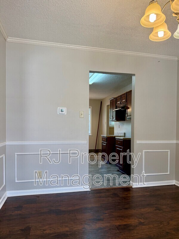 Building Photo - 3086 Estes St