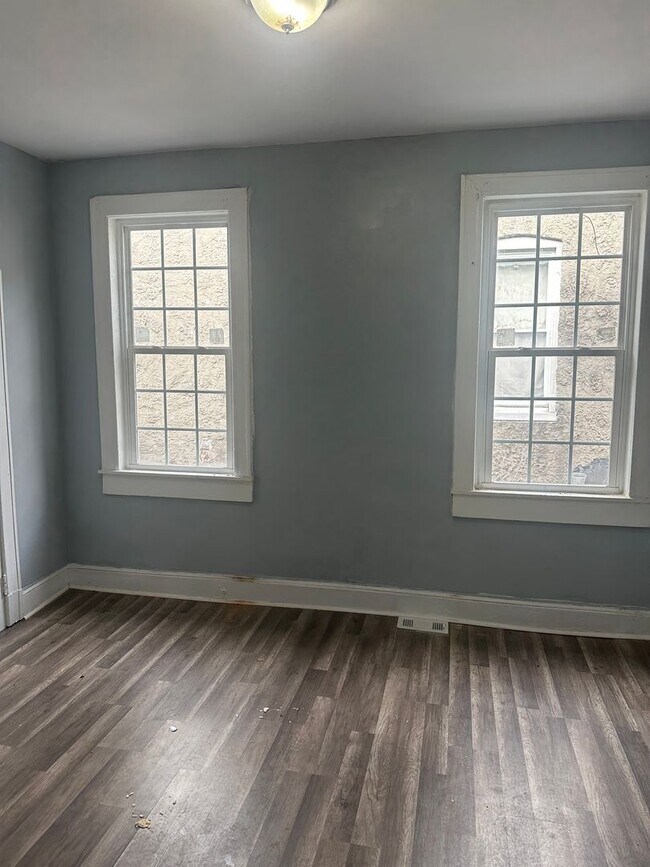 Building Photo - Remodeled Home - Baltimore