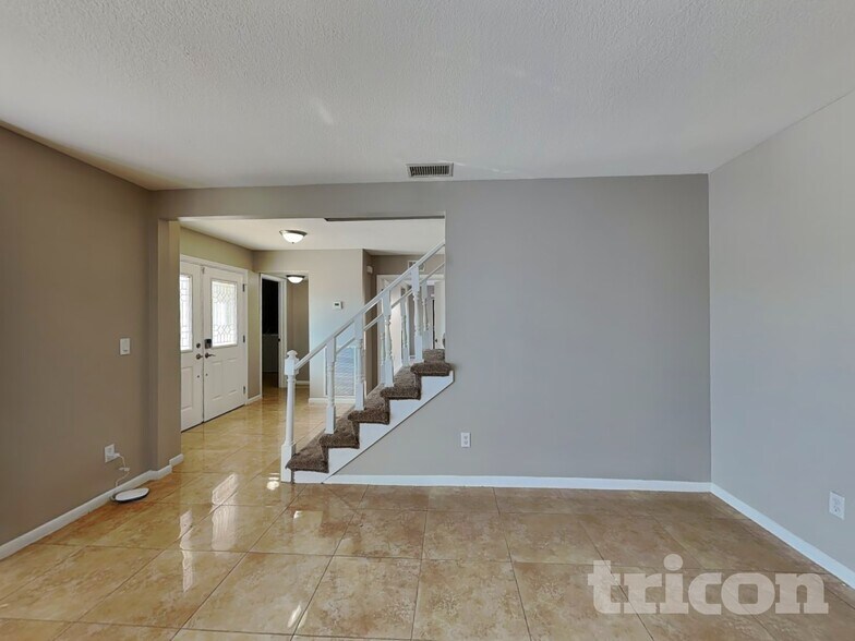 Building Photo - 16511 W Course Dr