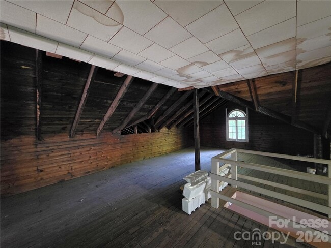 Building Photo - 337 N 9th St