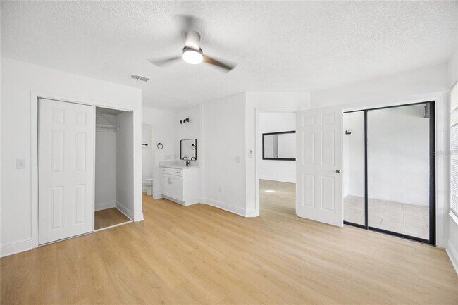 Building Photo - 3118 S Semoran Blvd