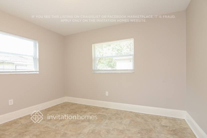 Building Photo - 3704 N Clearfield Ave