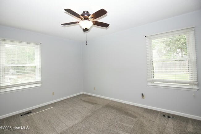 Building Photo - 2435 Longleaf Dr SW