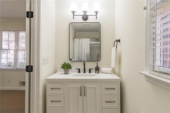 Building Photo - 905 Tanglewood Trail